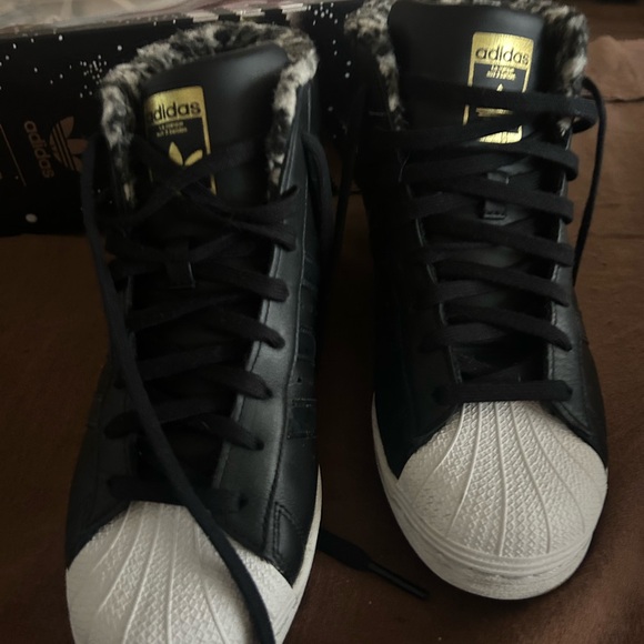 Adidas Up Black and Leopard Size 10 - Picture 3 of 5